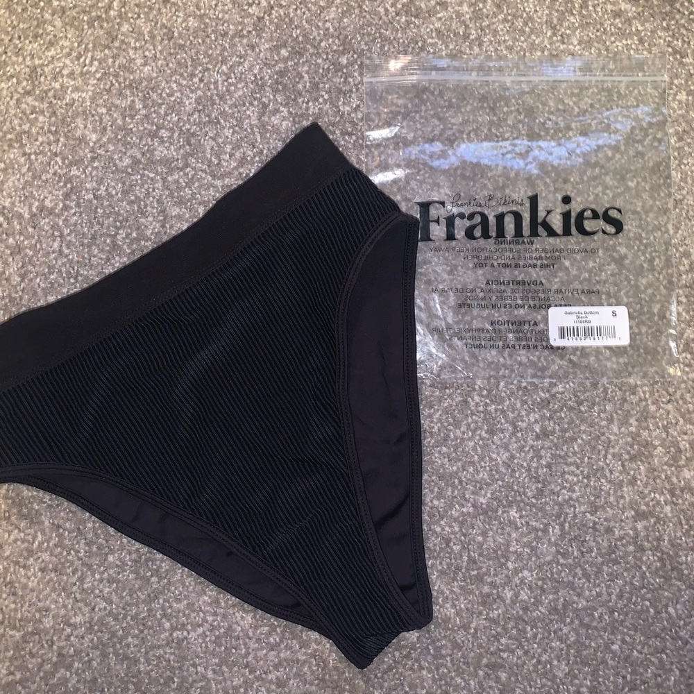 Frankie’s Bikini